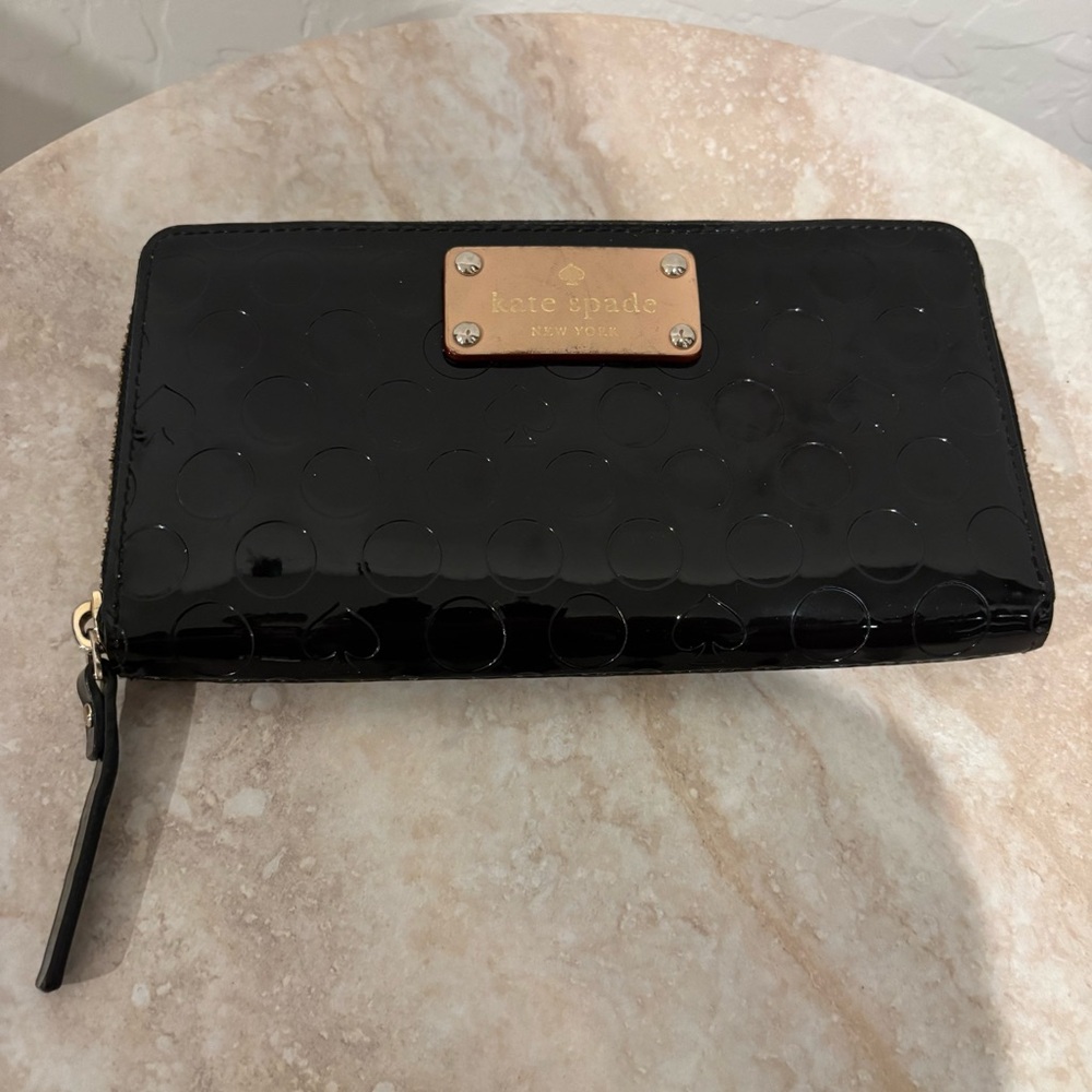 Kate Spade Neda Yaletown Black Patent zip around continental wallet